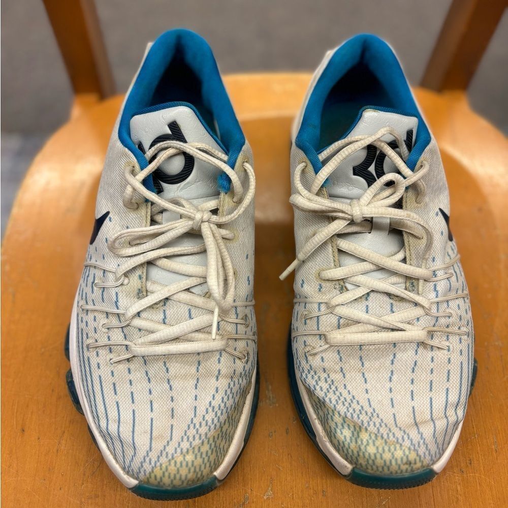 🛍️ Nike Ladies 6.5 White and Blue Sneaker